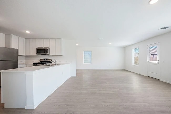 Building Photo - 10811 Soupe Cv