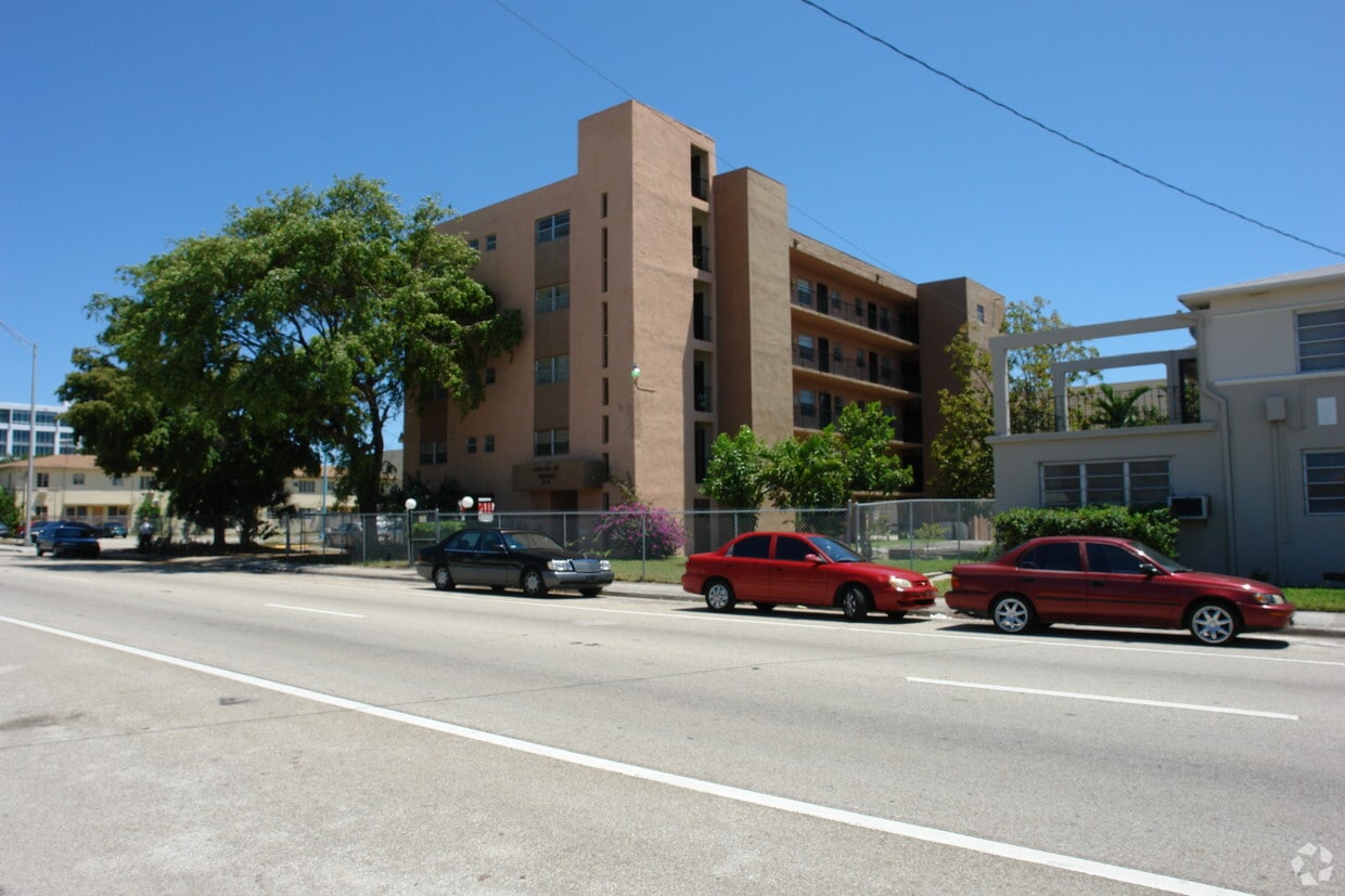 Building Photo - Anne Marie Towers