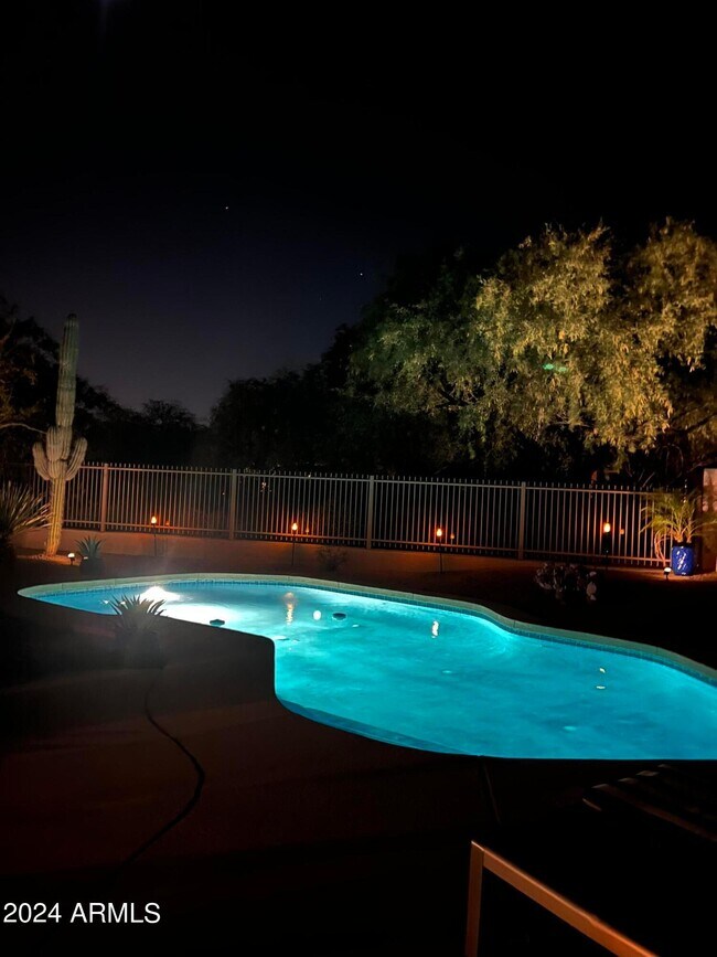 Building Photo - 5560 E Via Montoya Dr