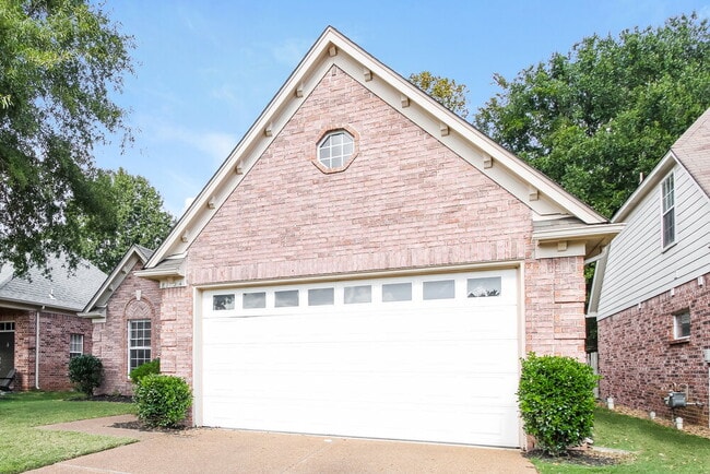 Building Photo - 8124 Fleets Run Dr