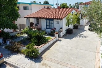 Building Photo - 140 Avenida Miramar