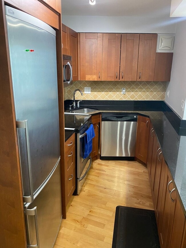 Foto del edificio - 300 N State St