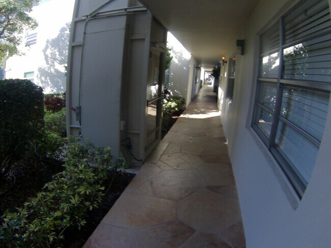 Building Photo - 541 Normandy Ln