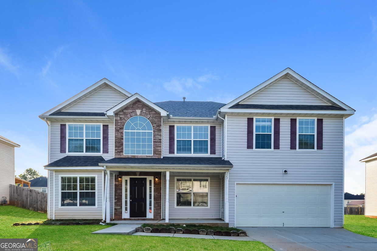Foto principal - 220 Hillside Oak Ln