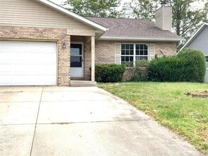 Building Photo - 117 Twin Oaks Dr