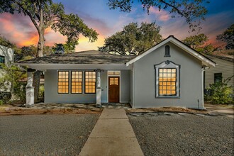 Building Photo - 1206 W 22 1/2 St