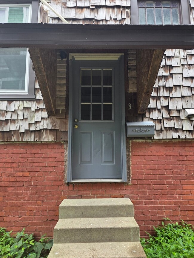 Building Photo - 207 Scammel St