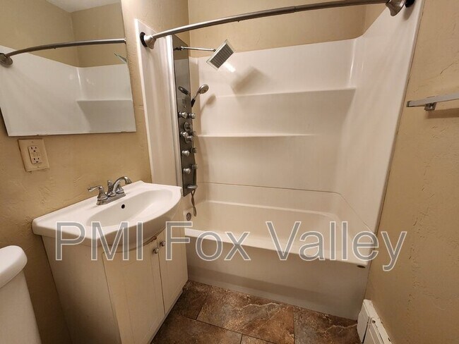 Building Photo - 3302 Oregon St