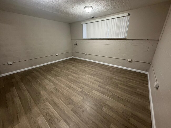 Foto del edificio - 47 Rhodes Ave