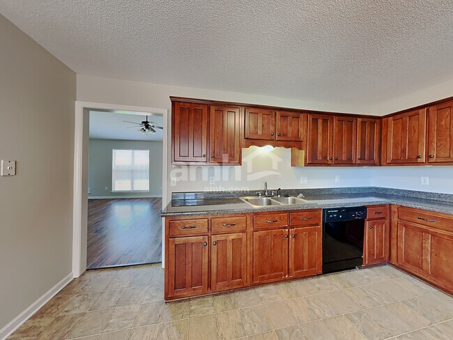 Foto del edificio - 1900 Roy Dr