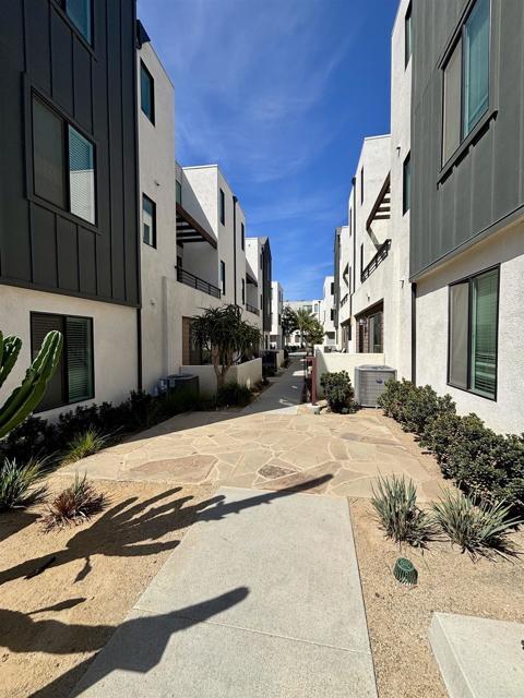 Building Photo - 2405 Cascalote Lp