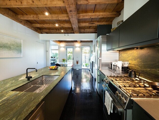 Foto del edificio - 214 3rd St