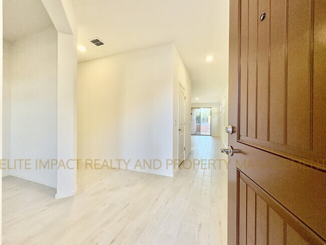 Foto del edificio - 9365 N Peridot Vis Ave