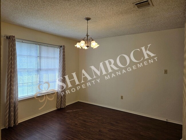 Building Photo - 908 Lancelot Cir