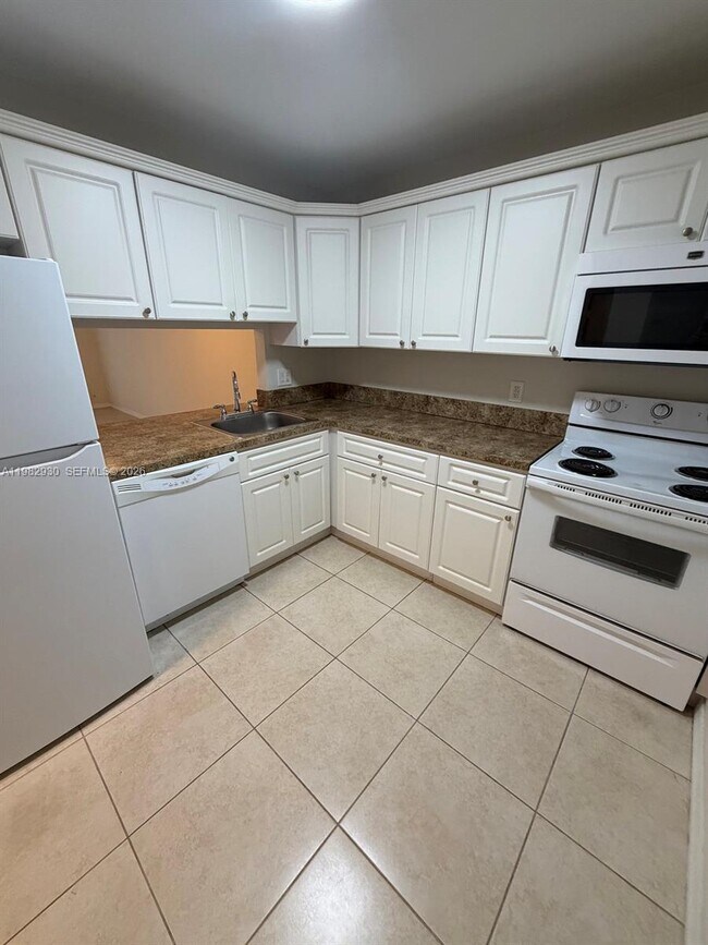 Foto del edificio - 7845 Camino Real