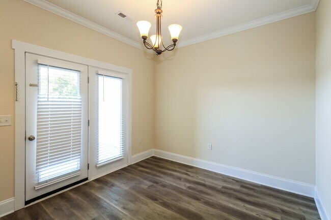 Foto del edificio - 43 Highland Forest Cir