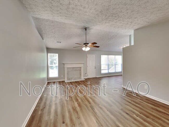 Building Photo - 2132 Briar Glen Ln SW