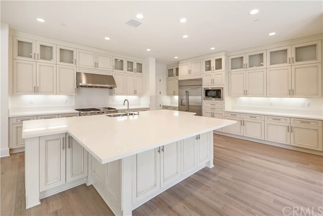 Building Photo - 17302 Eucalyptus Ln