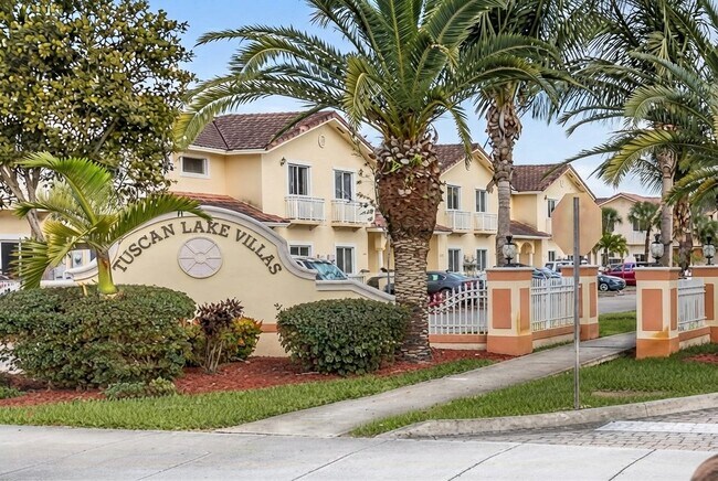 Foto del edificio - 7479 NW 178th Terrace
