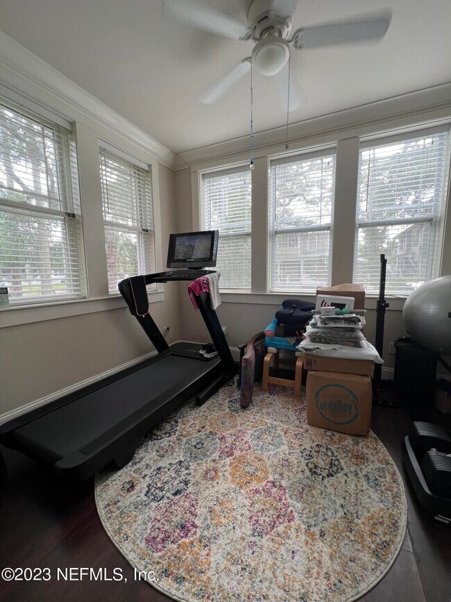 Foto del edificio - 305 St George St