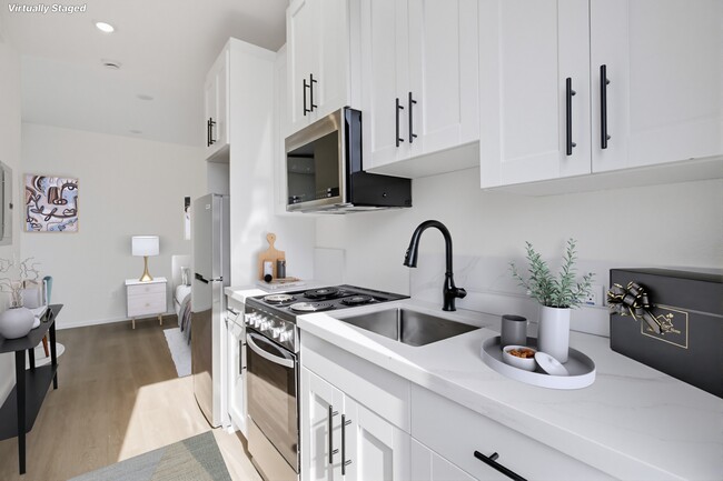 Building Photo - 3042-3044 J St