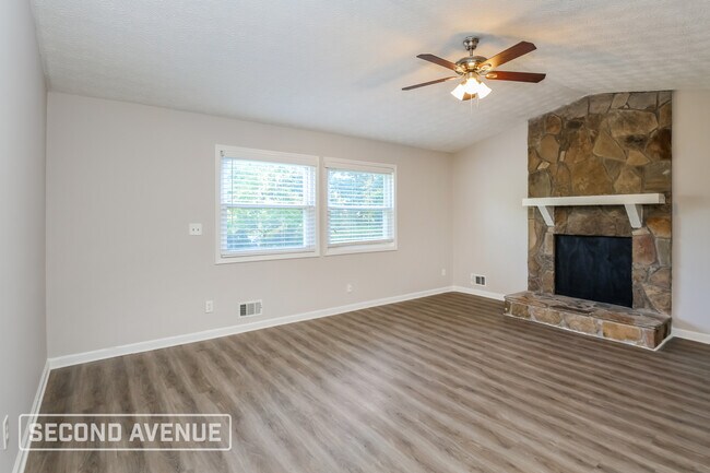 Foto del edificio - 6290 Silver Spur Dr