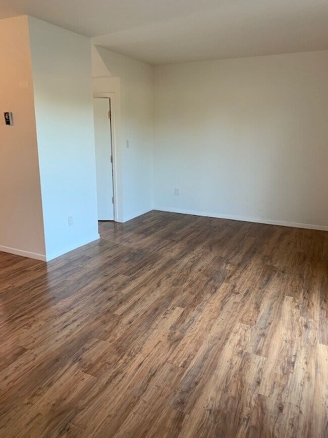 Foto del edificio - 1211 Summers Ln