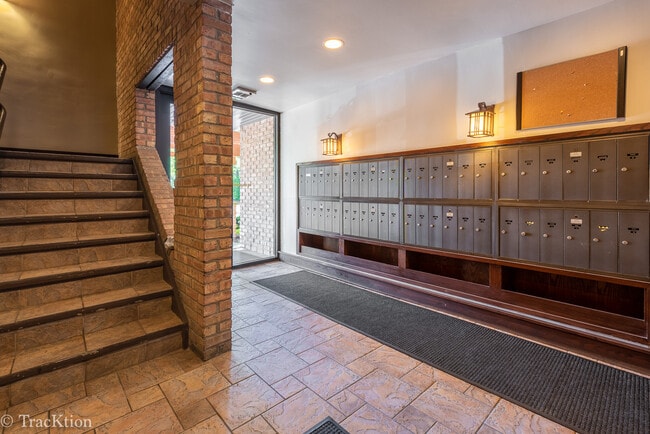 Building Photo - 1833 Four Lakes Ave