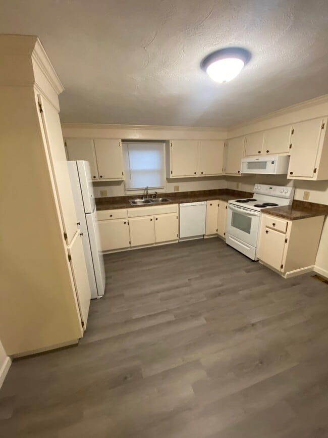 8 Halton St, Providence, RI 02907 House Rental in Providence, RI