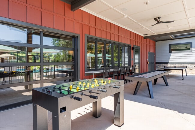 Outdoor Entertainment - Populus Westside