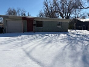 Building Photo - 1816 Lariet Ln