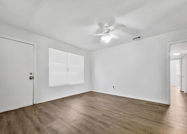 Building Photo - Beautiful Renovated Single Family |  3 BR/1BA | 1-Car Covered Parking | Gated backyard