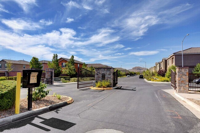 Building Photo - Beautiful Two Story Located on the Southwest