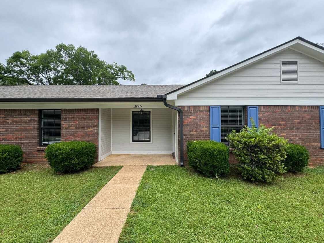 Primary Photo - 2 Bed 1 Bath House