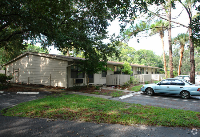 Sanford Court Apartments - Sanford Court