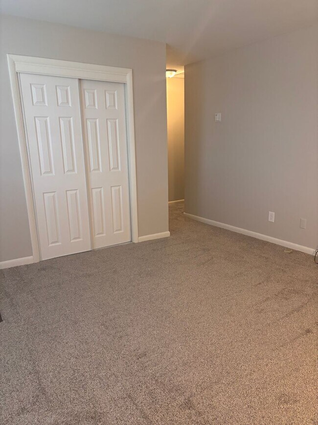 Foto del edificio - Gorgeous Remodeled Duplex on Quiet and Private Cul-de-Sac