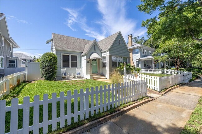 Foto del edificio - 415 19th Ave NE
