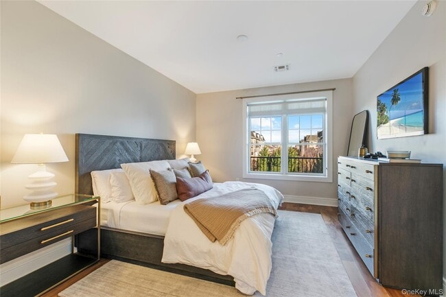 Building Photo - 990 Corporate Dr