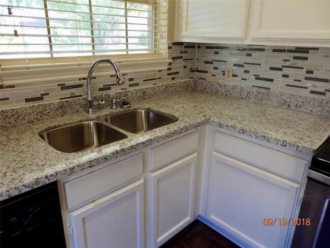 Foto del edificio - 17018 Amber Ridge Dr