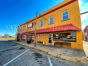 Building Photo - 111 E Collin St