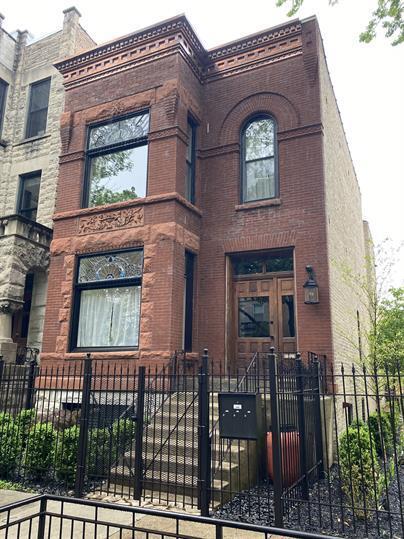 Foto del edificio - "Chic Urban Living: Cozy 1-Bedroom Gem in the Heart of Chicago's Vibrant Hoyne Avenue!"