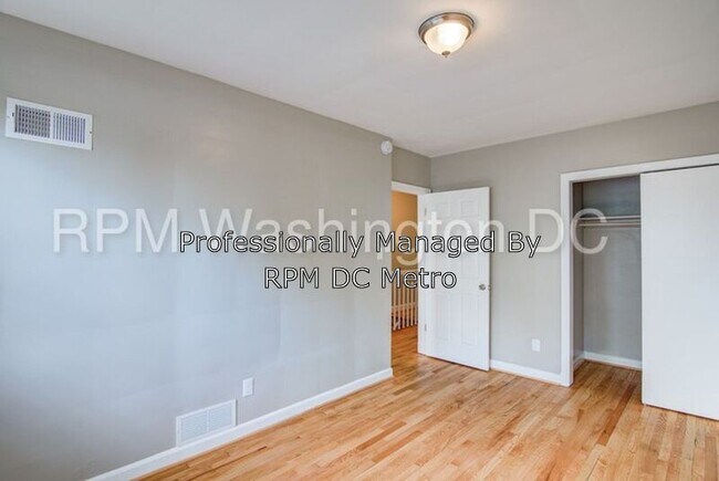 Foto del edificio - 6112 Eastern Ave NE