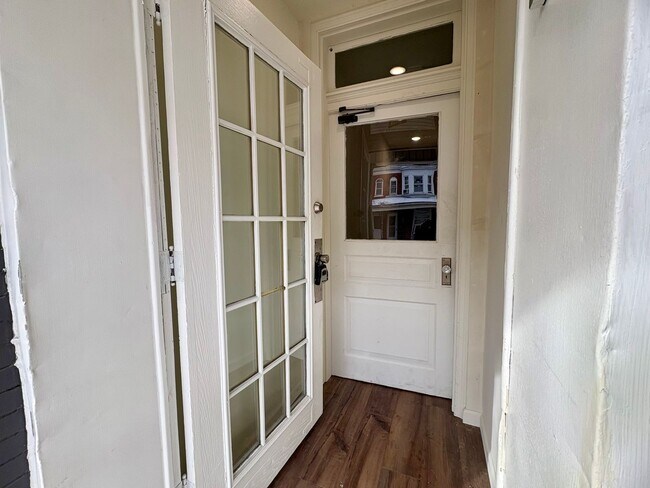 Foto del edificio - 133 W Maple St