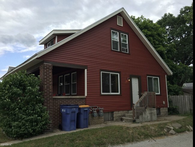 Building Photo - 1 br, 1 bath Duplex - 448 Sweet St NE Uppe...