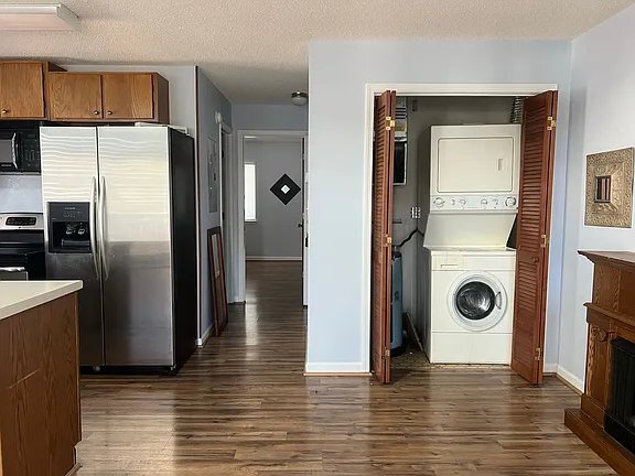 Foto del edificio - 3700 Golf Colony Ln