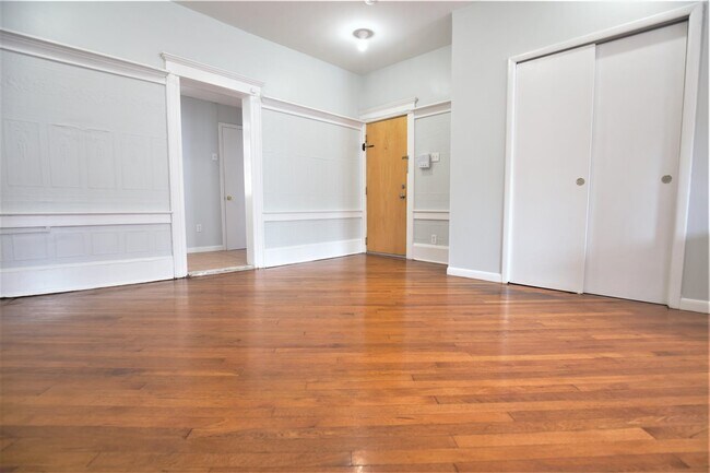 Foto del edificio - 327 Washington St