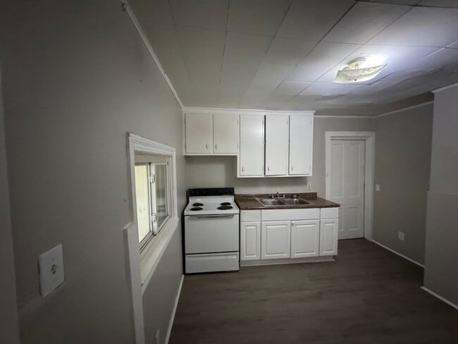 Building Photo - 117 W 30th St