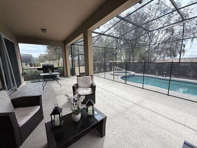 Foto del edificio - 8032 Oak Shadow Ct