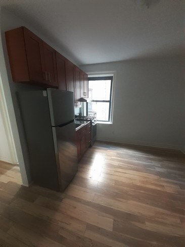 Foto del edificio - 60-64 Sip Ave