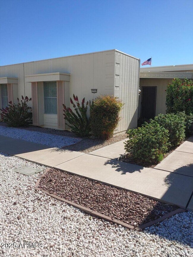 Foto del edificio - 17237 N 106th Ave